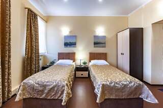 Отель Каширская Тюмень Центр Тюмень Стандартный двухместный номер с 2 отдельными кроватями-4